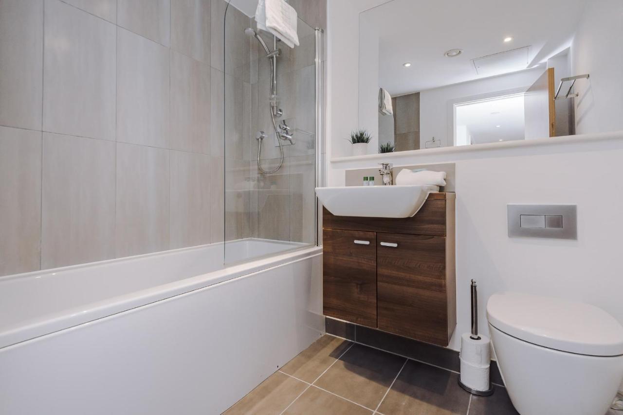 Host & Stay - Waterfront Penthouse Ливърпул Екстериор снимка